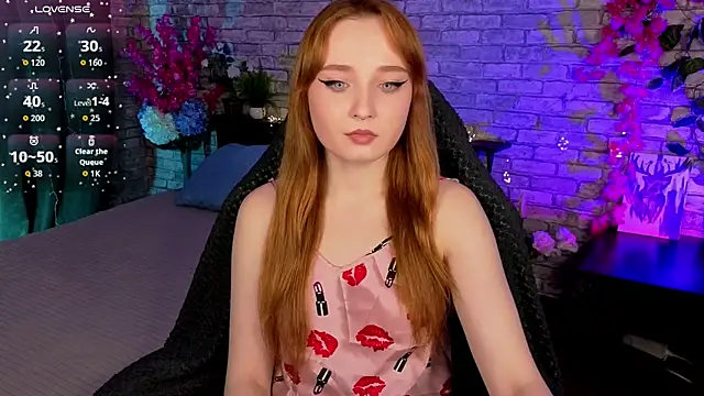 Snapshot of Emma_Chery chatting on 10, 9, 2025 Emma Chery online show from 10, 9, 2025