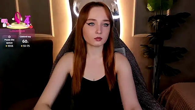 Snapshot of Emma_Chery chatting on 7, 10, 2025 Emma Chery online show from 7, 10, 2025