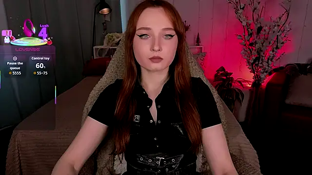 Snapshot of Emma_Chery chatting on 17, 10, 2025 Emma Chery online show from 17, 10, 2025