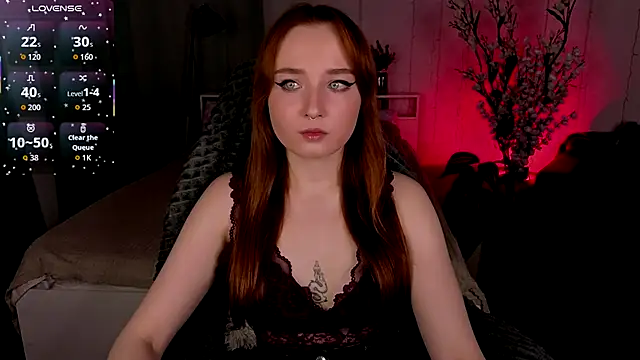 Snapshot of Emma_Chery chatting on 11, 11, 2025 Emma Chery online show from 11, 11, 2025