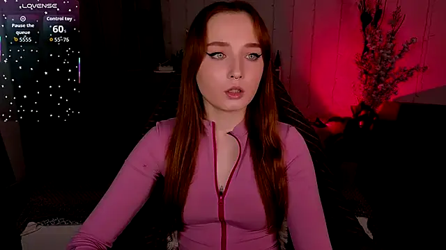 Snapshot of Emma_Chery chatting on 2, 12, 2025 Emma Chery online show from 2, 12, 2025