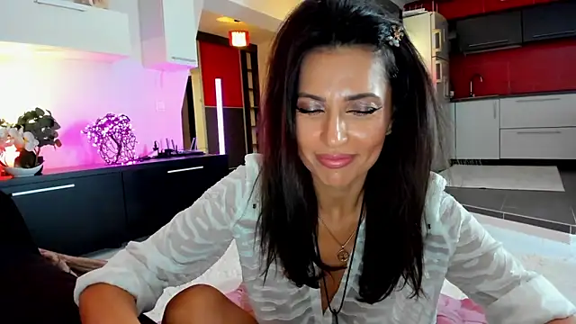 Snapshot of MissSmiley26 chatting on 7, 11, 2025 MissSmiley26 online show from 7, 11, 2025