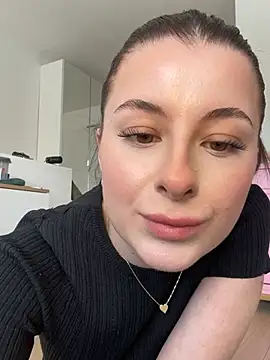 Mia-Minou online show from 19, 2, 2026