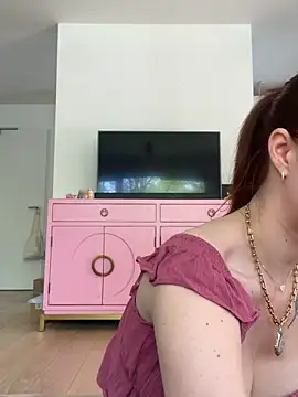 Mia-Minou online show from 27, 4, 2026