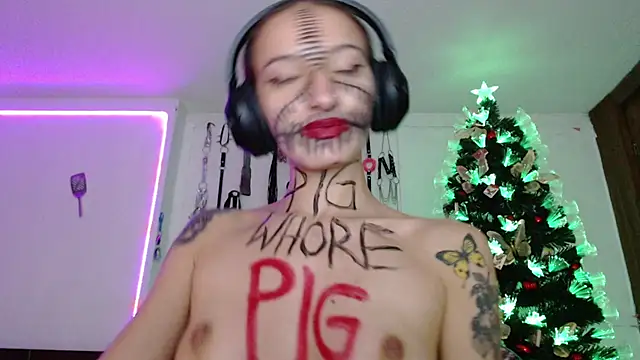 Snapshot of Eloise-brown chatting on 10, 12, 2024 Eloise-brown online show from 10, 12, 2024