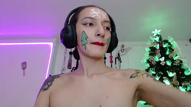 Snapshot of Eloise-brown chatting on 16, 12, 2024 Eloise-brown online show from 16, 12, 2024