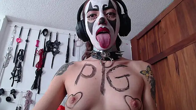 Snapshot of Eloise-brown chatting on 24, 12, 2024 Eloise-brown online show from 24, 12, 2024