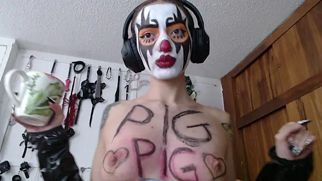 Snapshot of Eloise-brown chatting on 25, 12, 2024 Eloise-brown online show from 25, 12, 2024