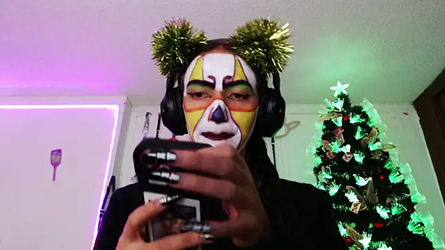 Snapshot of Eloise-brown chatting on 28, 12, 2024 Eloise-brown online show from 28, 12, 2024