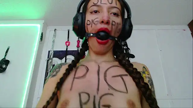 Snapshot of Eloise-brown chatting on 24, 1, 2025 Eloise-brown online show from 24, 1, 2025