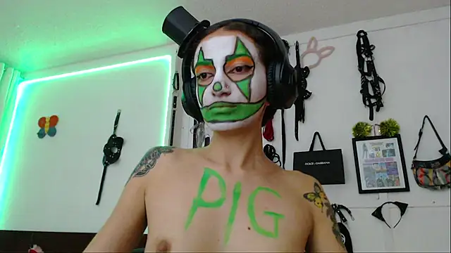 Snapshot of Eloise-brown chatting on 1, 2, 2025 Eloise-brown online show from 1, 2, 2025