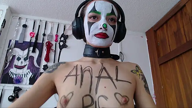 Snapshot of Eloise-brown chatting on 2, 3, 2025 Eloise-brown online show from 2, 3, 2025