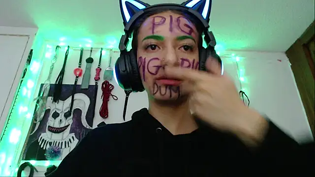 Snapshot of Eloise-brown chatting on 14, 3, 2025 Eloise-brown online show from 14, 3, 2025