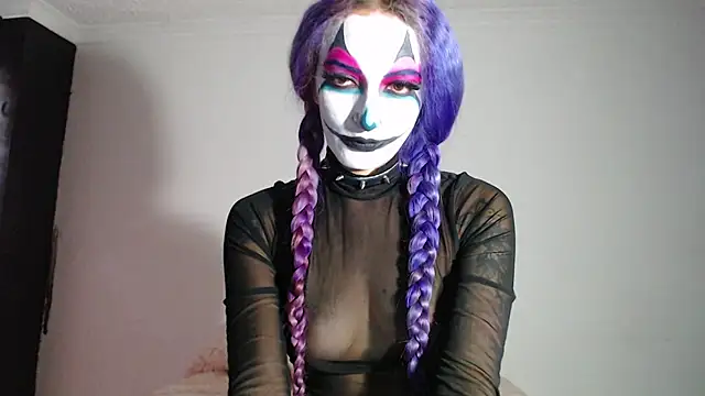 Snapshot of Eloise-brown chatting on 9, 11, 2025 Eloise-brown online show from 9, 11, 2025