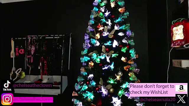 Snapshot of Eloise-brown chatting on 29, 11, 2025 Eloise-brown online show from 29, 11, 2025