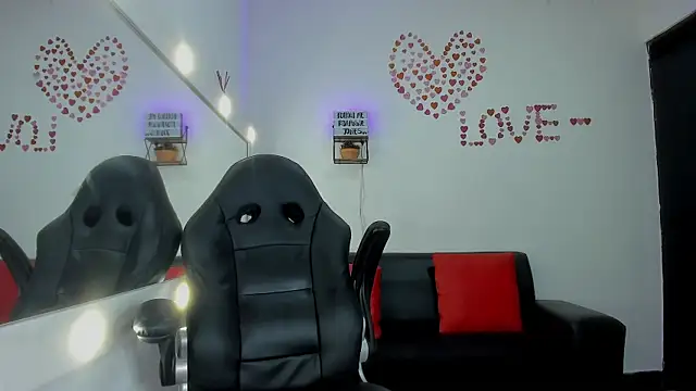 roxanne jones1 online show from 18, 3, 2025