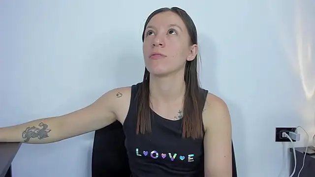 roxanne jones1 online show from 12, 6, 2026