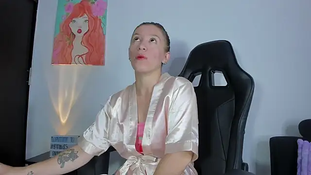 roxanne jones1 online show from 13, 7, 2026
