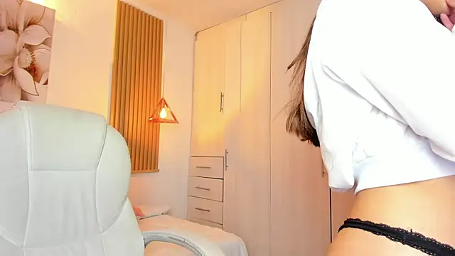 Snapshot of mia_nevaeh chatting on 8, 3, 2025 mia nevaeh online show from 8, 3, 2025