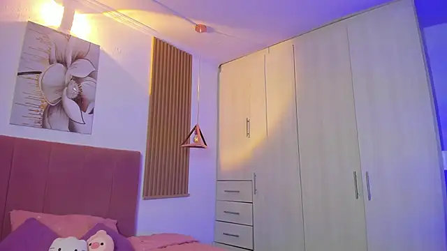 Snapshot of mia_nevaeh chatting on 14, 9, 2025 mia nevaeh online show from 14, 9, 2025