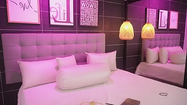 Bella TS  online show from 13, 3, 2025