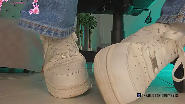 charlotte  grey online show from 11, 2, 2026