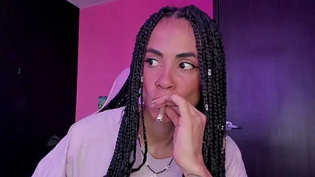 Snapshot of Juanadearco5 chatting on 11, 12, 2024 Juanadearco5 online show from 11, 12, 2024