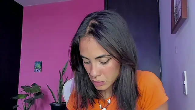 Snapshot of Juanadearco5 chatting on 18, 12, 2024 Juanadearco5 online show from 18, 12, 2024