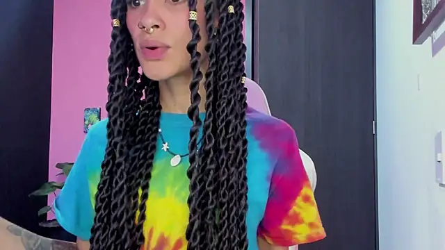 Snapshot of Juanadearco5 chatting on 19, 12, 2024 Juanadearco5 online show from 19, 12, 2024