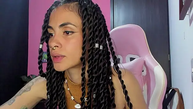 Snapshot of Juanadearco5 chatting on 8, 1, 2025 Juanadearco5 online show from 8, 1, 2025