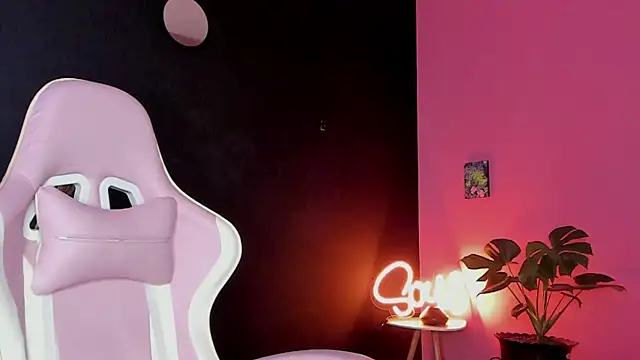 Snapshot of Juanadearco5 chatting on 5, 2, 2025 Juanadearco5 online show from 5, 2, 2025