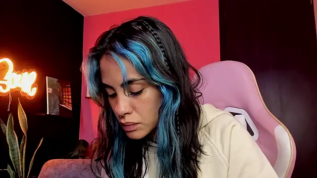 Snapshot of Juanadearco5 chatting on 15, 10, 2025 Juanadearco5 online show from 15, 10, 2025