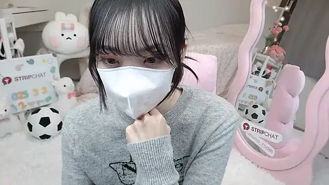 momo room online show from 3, 3, 2025