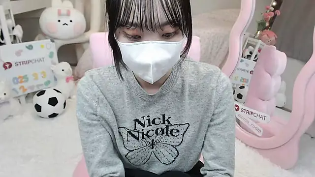 momo room online show from 3, 3, 2025