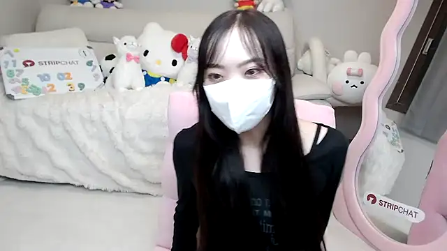 momo room online show from 2, 10, 2025