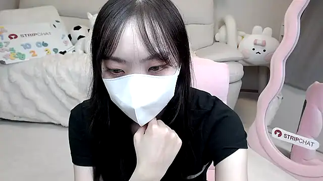 momo room online show from 6, 10, 2025