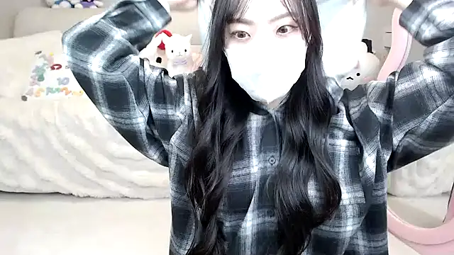 momo room online show from 25, 10, 2025