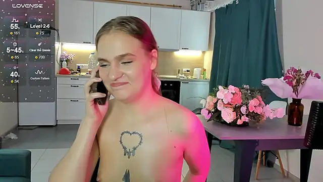 Snapshot of CarolineLovers chatting on 5, 12, 2024 CarolineLovers online show from 5, 12, 2024