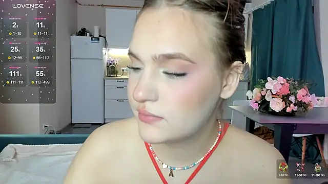 Snapshot of CarolineLovers chatting on 12, 12, 2024 CarolineLovers online show from 12, 12, 2024