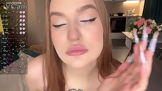 Snapshot of CarolineLovers chatting on 11, 2, 2025 CarolineLovers online show from 11, 2, 2025