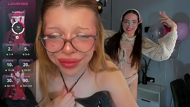 Snapshot of Hannah_Carr chatting on 22, 12, 2025 Hannah Carr online show from 22, 12, 2025