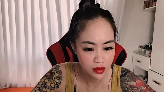 Snapshot of witch-39 chatting on 13, 4, 2026 witch-39 online show from 13, 4, 2026