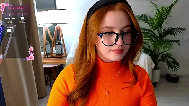 Snapshot of Meow_babe chatting on 31, 10, 2025 Meow babe online show from 31, 10, 2025