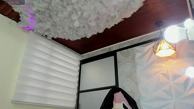 emilymiller tcw online show from 7, 3, 2025