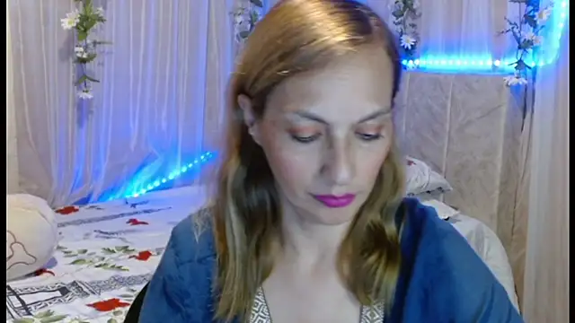 italagomez  online show from 31, 1, 2025