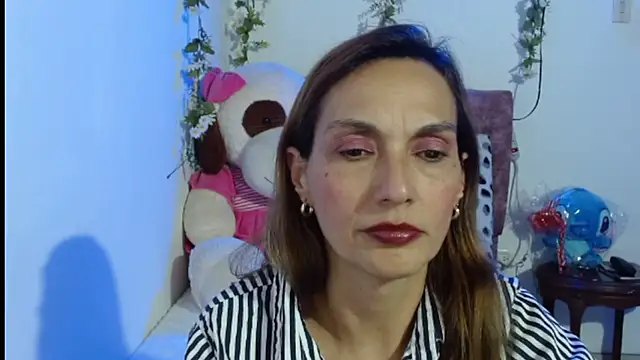 italagomez  online show from 28, 11, 2025