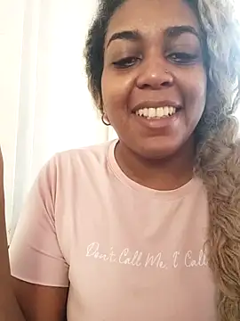 ELLA KELLY online show from 5, 12, 2025