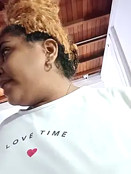 ELLA KELLY online show from 27, 4, 2026