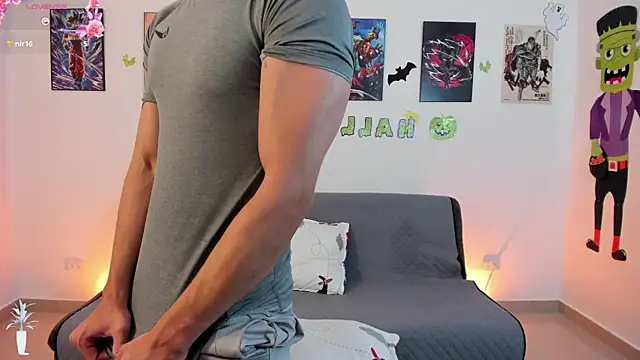 jonathanjoestar  online show from 25, 10, 2025