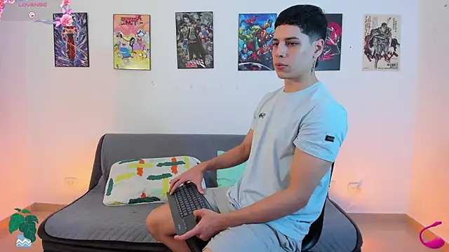 jonathanjoestar  online show from 21, 11, 2025